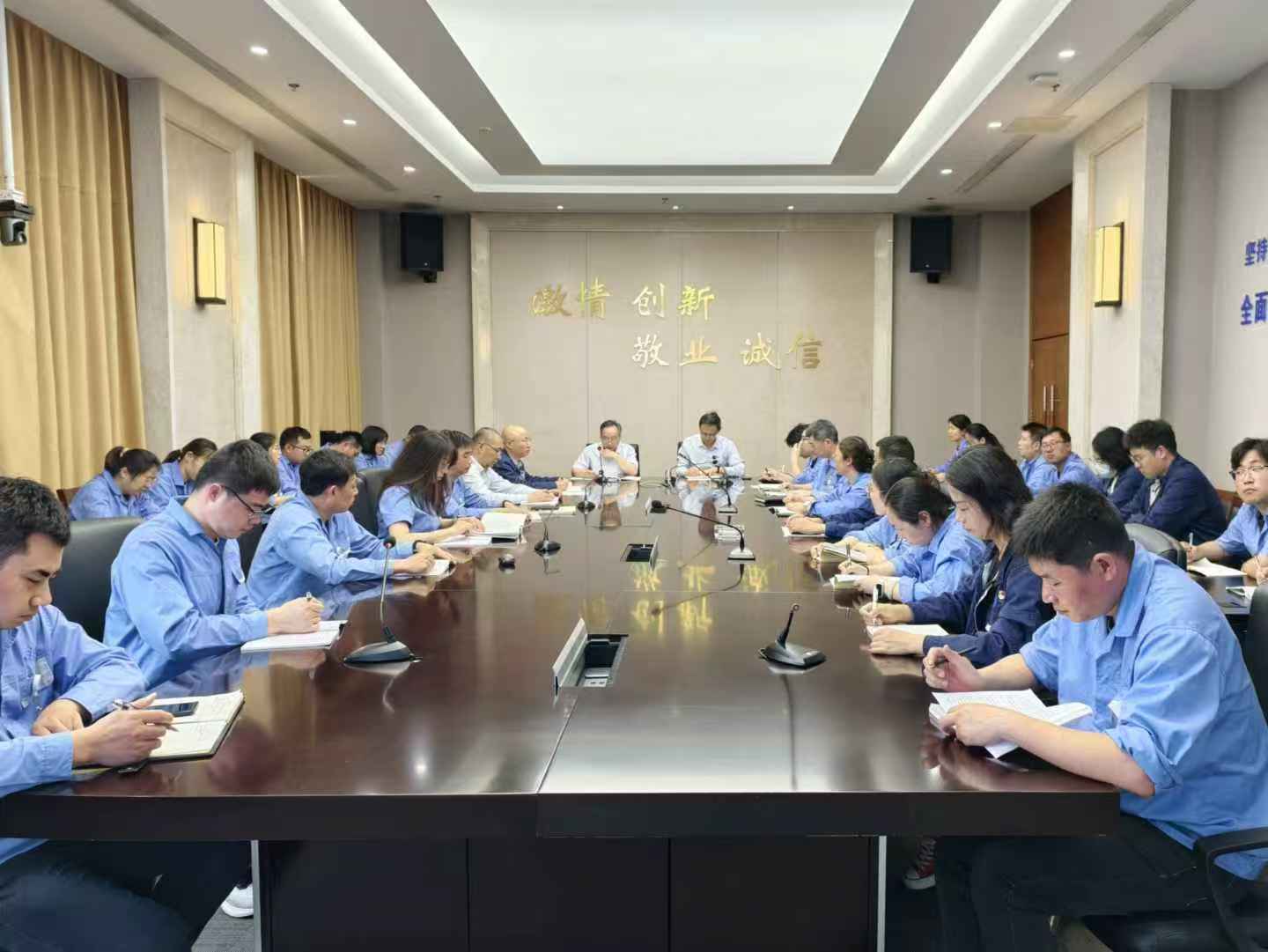 9c49704c8be268fcc18fb48cf47d2b84.jpg 9c49704c8be268fcc18fb48cf47d2b84.jpg